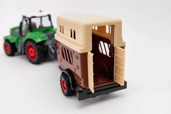 R/C traktor s prikolicom za konje