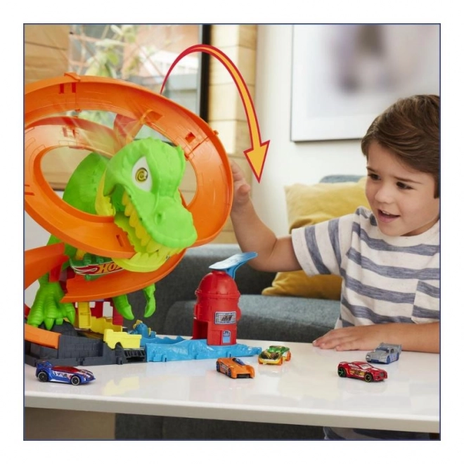 T-rex napada vatrogasnu stanicu iz Hot Wheels grada