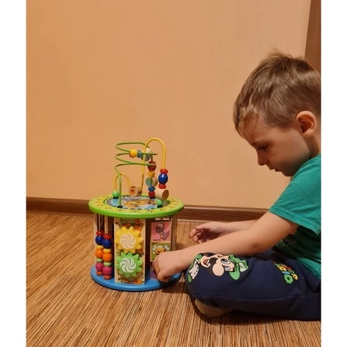 Drvena kocka s igrama za djecu