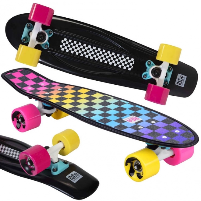 Šareni retro pennyboard s uzorkom šahovnice