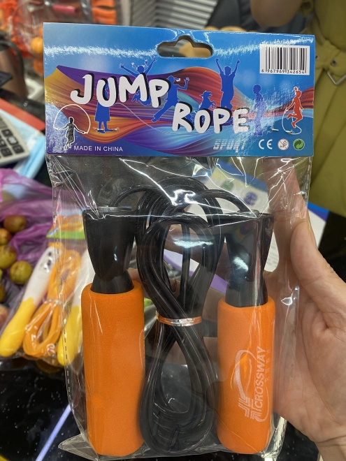 Uže za preskakanje s plastičnim užetom