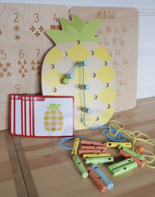 Drvena igračka s navlačenjem Ananas Classic World