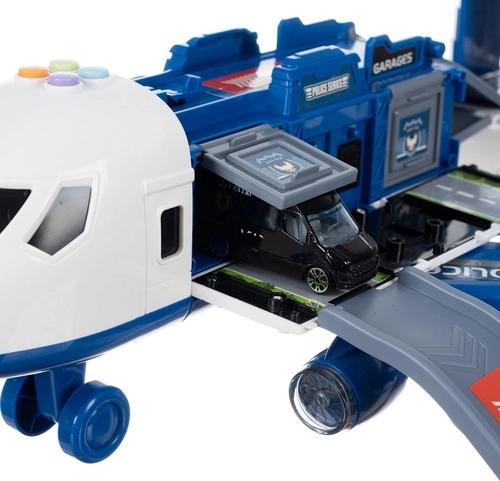 Avion koji se otvara s parkiralištem i rampama