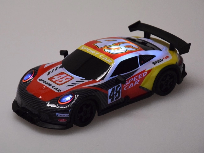 Super driftovski auto na daljinsko upravljanje