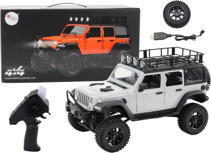 Tereninski RC automobil 2.4G s pogonom 4x4 – sivi