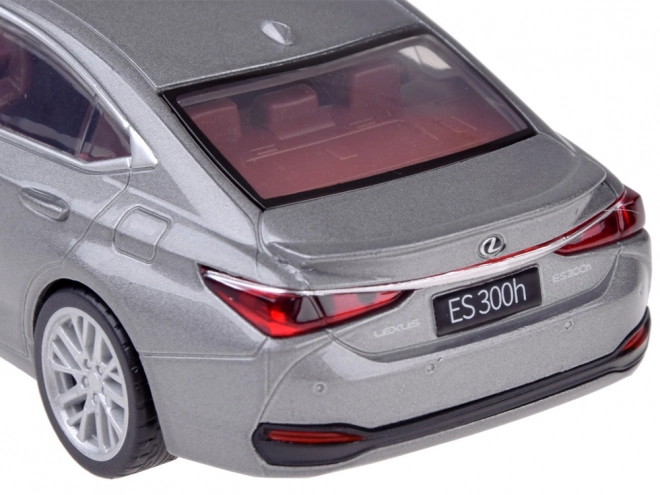 Model automobila Lexus ES300h 1:35 s osvjetljenjem i zvukom