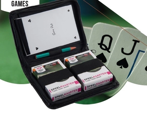 Set 2 paketa u futroli s bilježnicom i olovkom