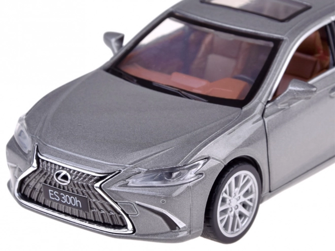 Model automobila Lexus ES300h 1:35 s osvjetljenjem i zvukom