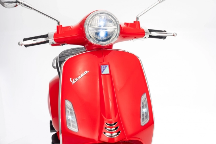 LED svjetla i realističan VESPA dizajn