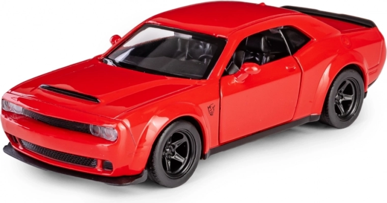 Metalna karoserija i gumene gume