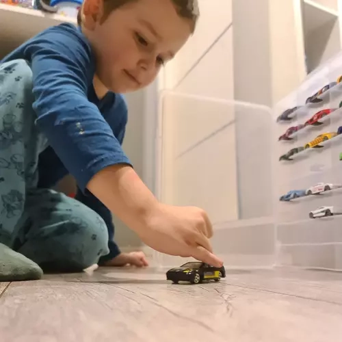 Šarena seta autića - 16 komada