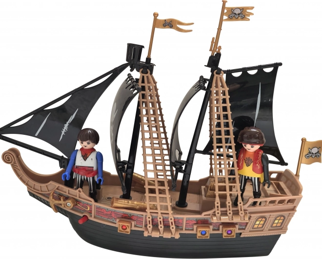 Piratki brod s figuricama i svjetlosnim i zvučnim efektima 30 cm