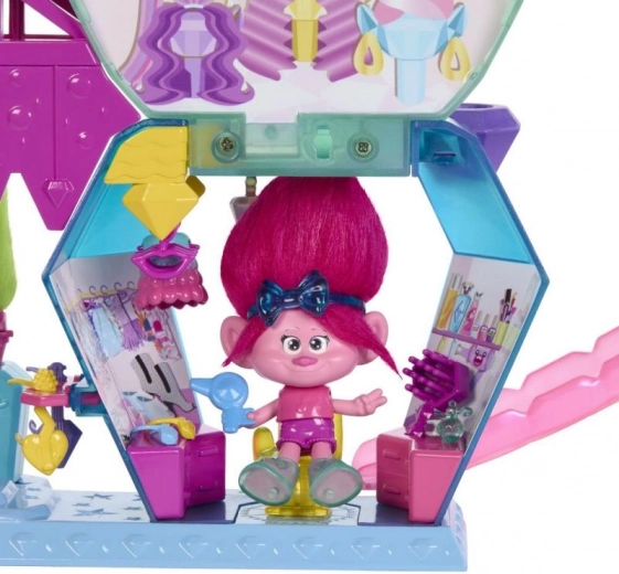 Lutka Poppy i mnoštvo modnih dodataka