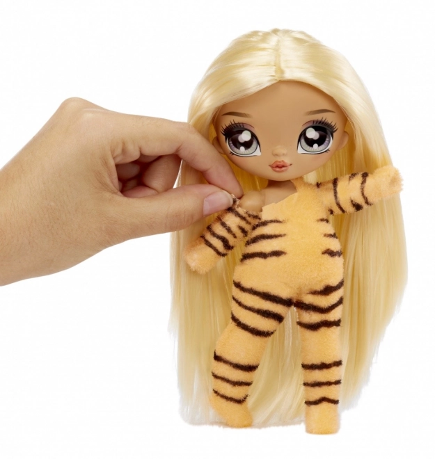 Na! Na! Na! Tiger Girl Lijepo Fuzzy Iznenađenje