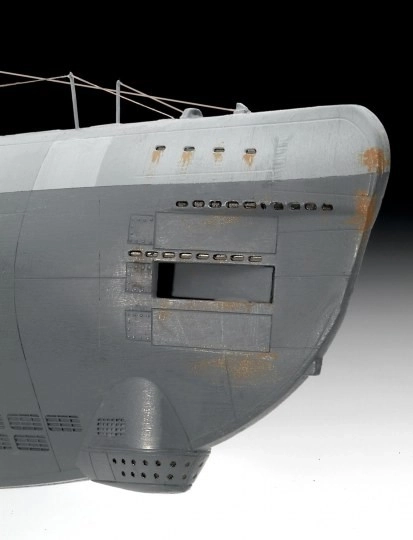 Plastični model njemačke podmornice TIP XXI 1/144
