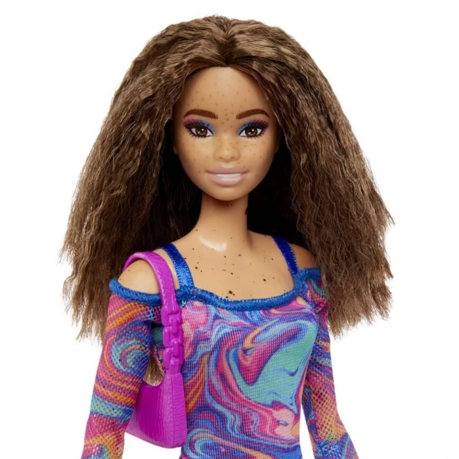 Lutka Barbie Fashionistas s kovrčavom kosom i pjegama