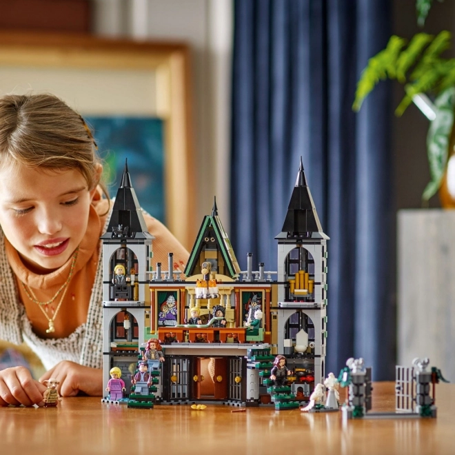 LEGO komplet Malfoyevo dvorište