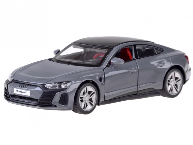 Metalni model Audi RS e-tron GT Coupe s efektima zvuka i svjetla