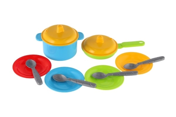 Set plastičnog posuđa u boji 12 kom u mrežici 12m+