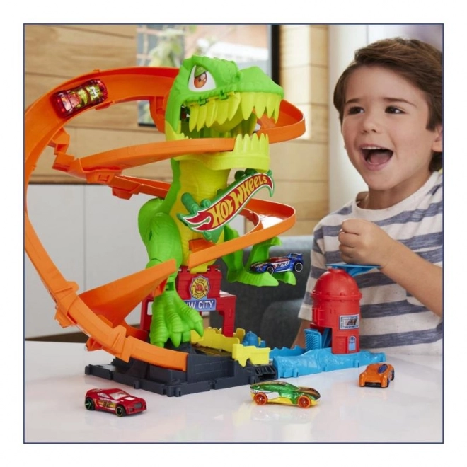 T-rex napada vatrogasnu stanicu iz Hot Wheels grada