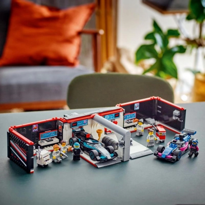 LEGO4 City 60444 Formula 1 Garaža i vozila Mercedes-AMG i Alpine