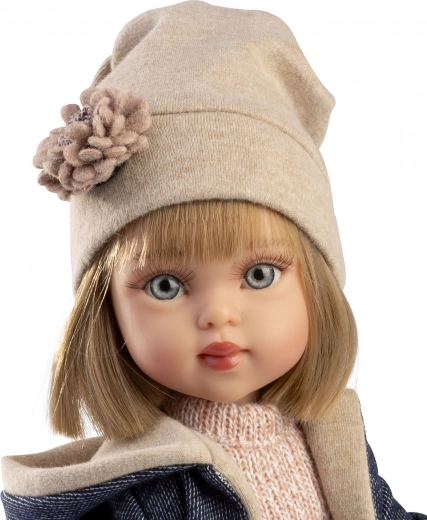 Realistično lice i češljani bob