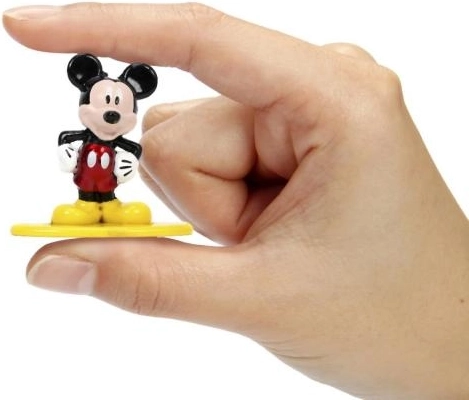 Kompaktna metalna izrada s detaljima