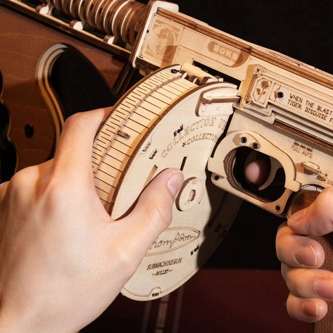RoboTime 3D drvene mehaničke puzzle Samopal Thompson
