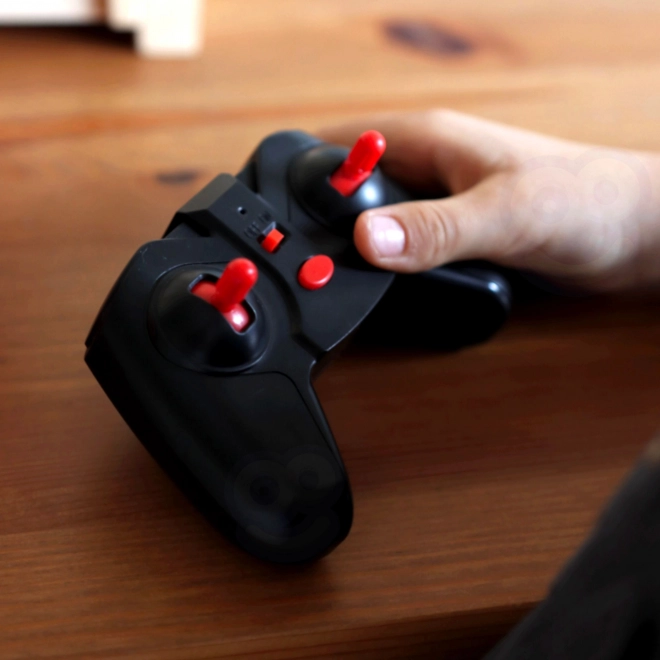 Woopie Zabavno RC vozilo s akrobacijama 360° s daljinskim upravljanjem 2,4 GHz