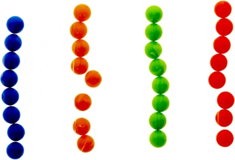 Trening fine motorike sa šarenim kuglicama