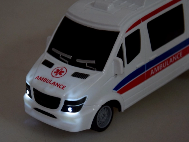 Automobil na daljinsko upravljanje - hitna pomoć