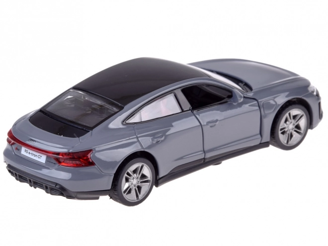 Metalni model Audi RS e-tron GT Coupe s efektima zvuka i svjetla