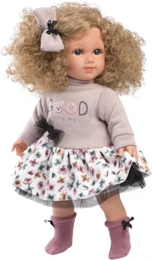 Fashionable and realistic look