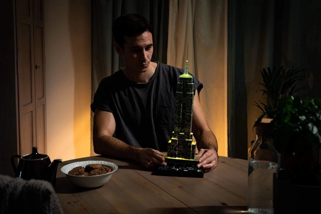 RAVENSBURGER Svjetleća 3D slagalica Noćna edicija Chrysler Building 216 dijelova