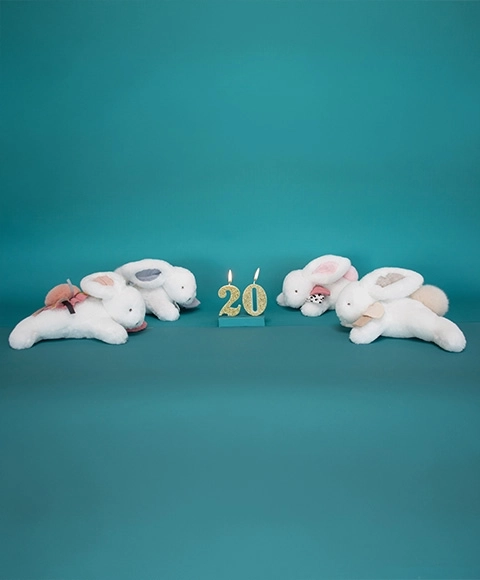 Doudou poklon set - plišani zeka s bijelom pomponom
