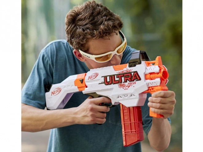 Veliki automatski pištolj Nerf Ultra Focus sa streljivom