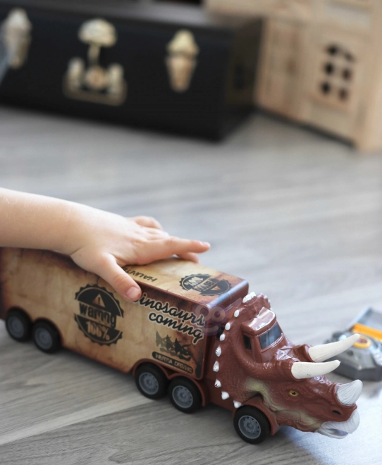 Kamion s dinosaurima i lansirkom s autićima