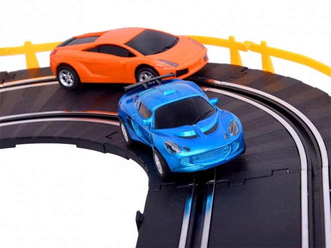 Velika trkaća staza s 2 automobila dužine staze 787 cm