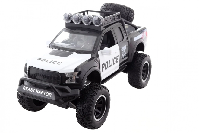 Policijski auto s baterijama i zamajcem