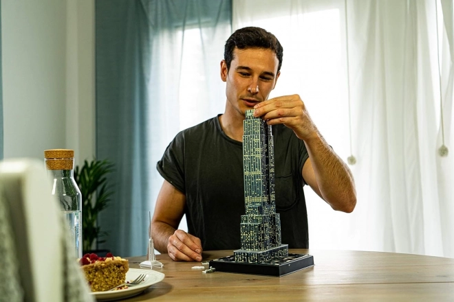 RAVENSBURGER Svjetleća 3D slagalica Noćna edicija Chrysler Building 216 dijelova