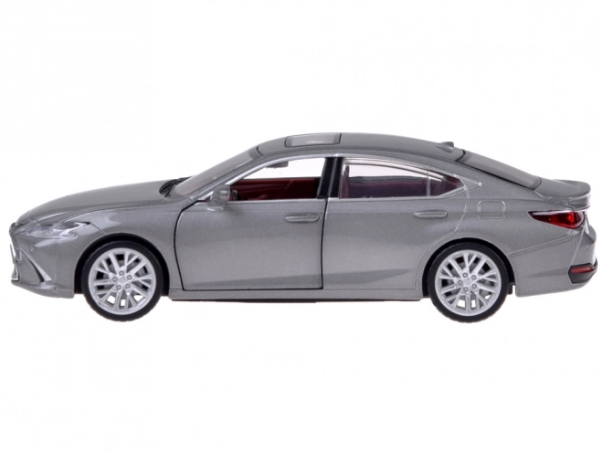 Model automobila Lexus ES300h 1:35 s osvjetljenjem i zvukom