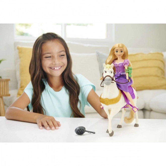 Disney princeza Zlatokosa i Maximus