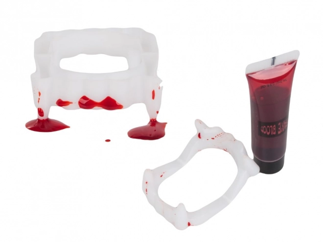 Set lažnih zuba i krvi za Halloween