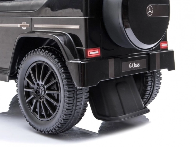 Guralica Mercedes G-Class crna s trubom i zvukom motora