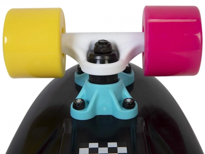 Šareni retro pennyboard s uzorkom šahovnice