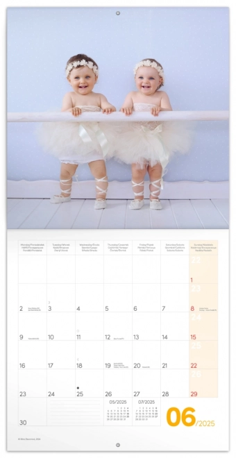 Zidni kalendar Babies – Věra Zlevorová 2025, 30 × 30 cm