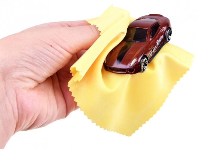 Slojevita autopraonica s autićima