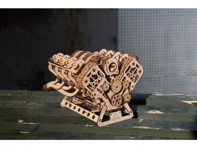 Ugears 3D drvene puzzle motor V8