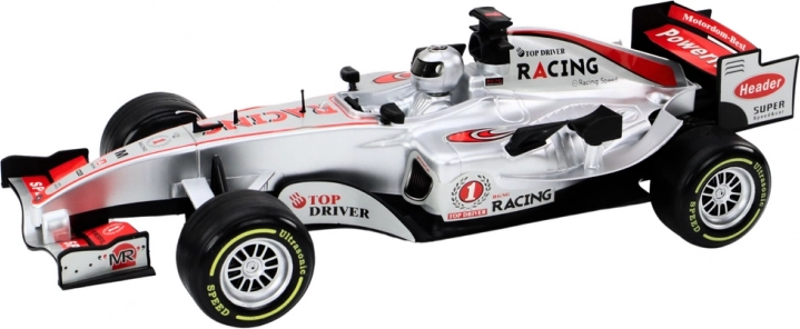 Realističan trkaći F1 dizajn
