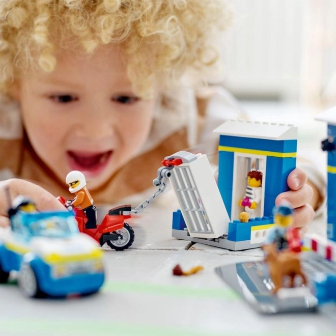 LEGO® Grad 60370 Potjera na policijskoj stanici